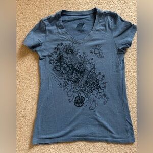 EMS Women's short sleeve t-shirtv neck small